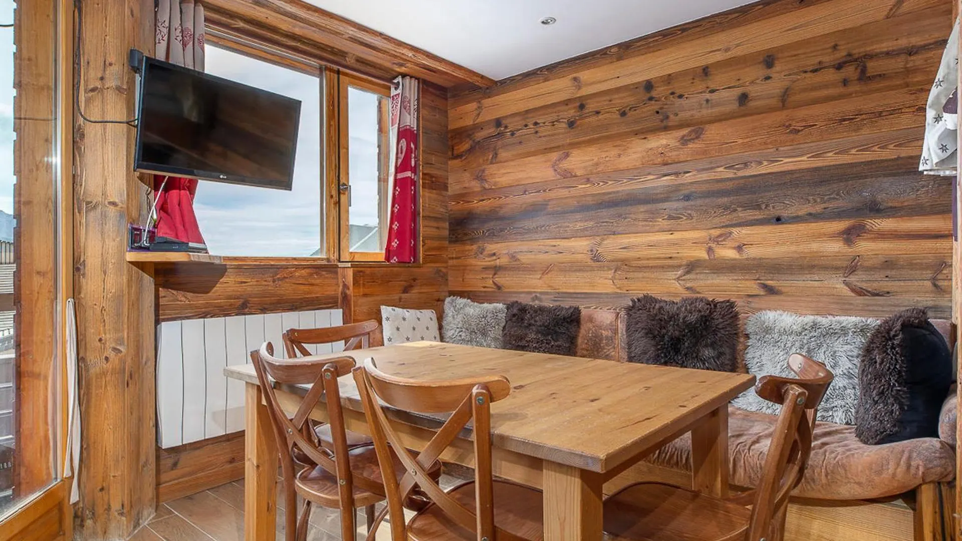 Appartement Renove Style Montagne, Coeur De Station, 5-6 Pers., Balcon Sud, Prox. Commerces Et Pistes - Fr-1-314-245 Morzine